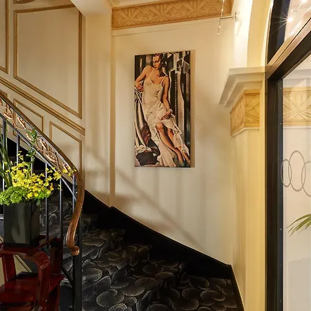 Hotel Raspail Montparnasse Parigi